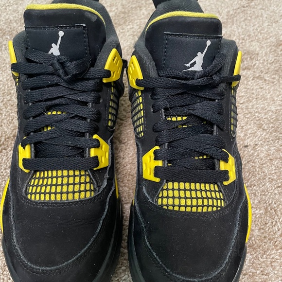 KIDS us 4.5 Jordan 4 thunder retro gs